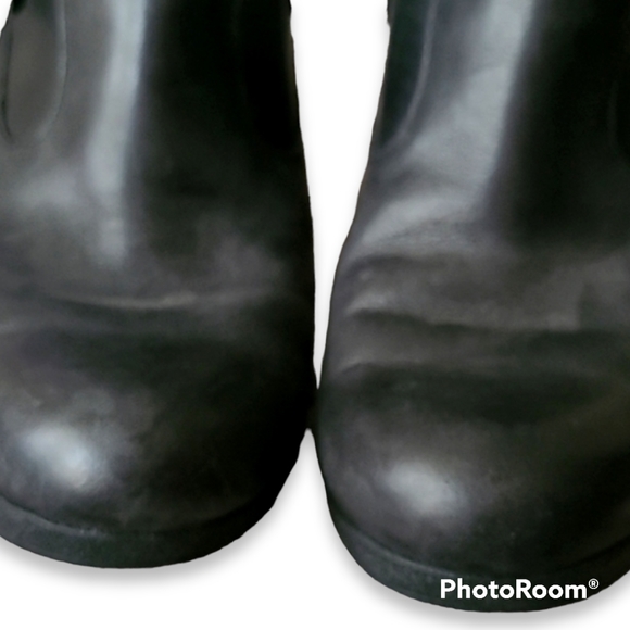 Ugg Black Leather Wedge Booties - Picture 4 of 9